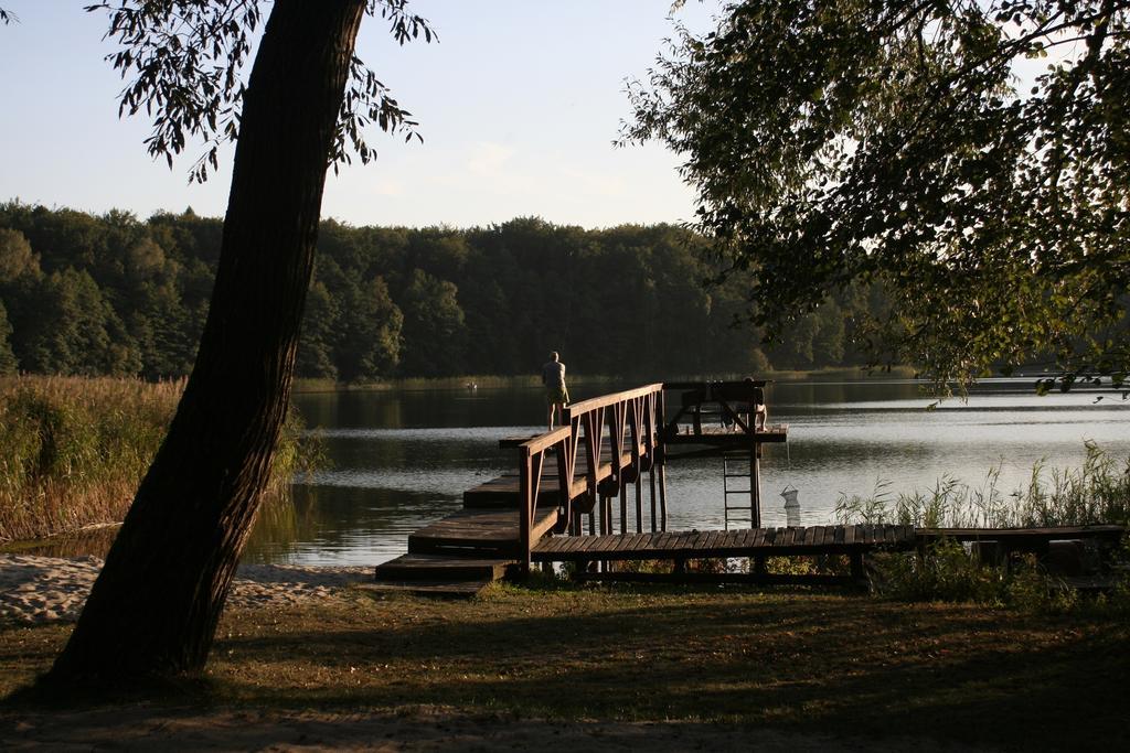 Stajnia Sarnowek Nad Jeziorem Rozany Rozajny Wielkie Exteriér fotografie